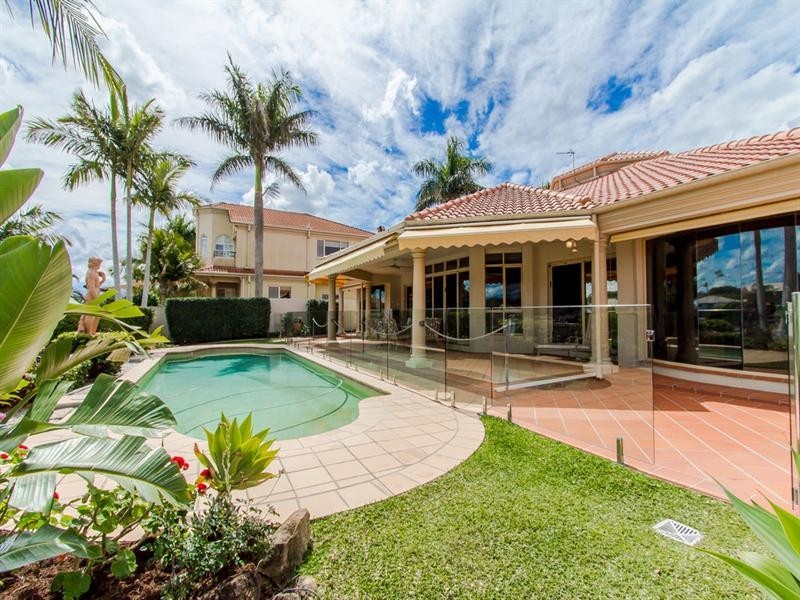15 Sir Bruce Small Boulevard, Benowa Waters QLD 4217