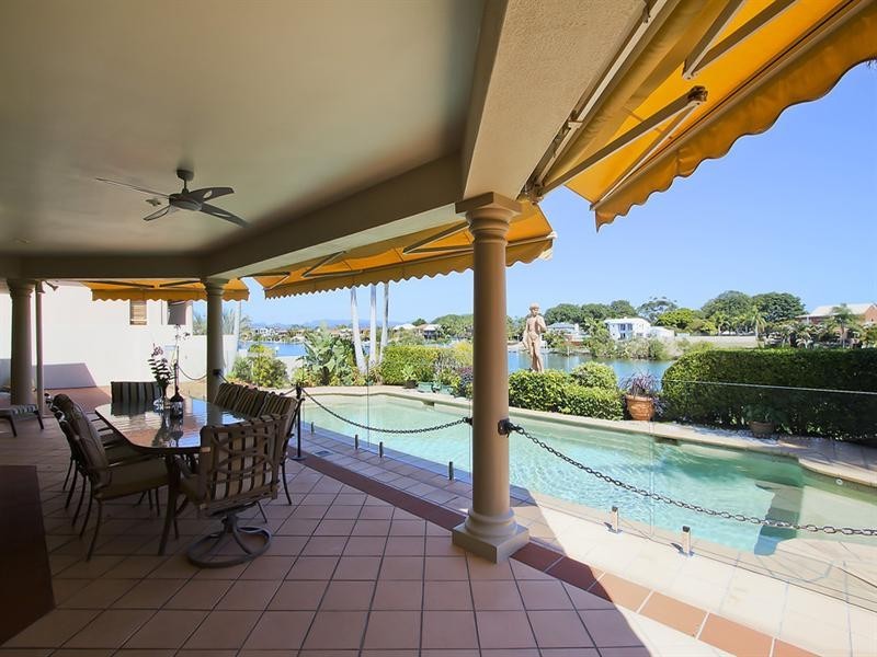 15 Sir Bruce Small Boulevard, Benowa Waters QLD 4217
