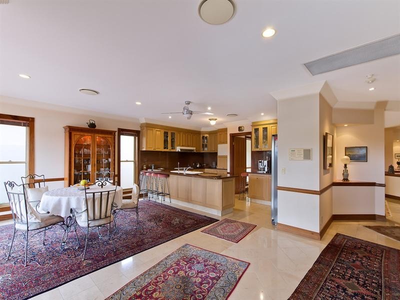 15 Sir Bruce Small Boulevard, Benowa Waters QLD 4217