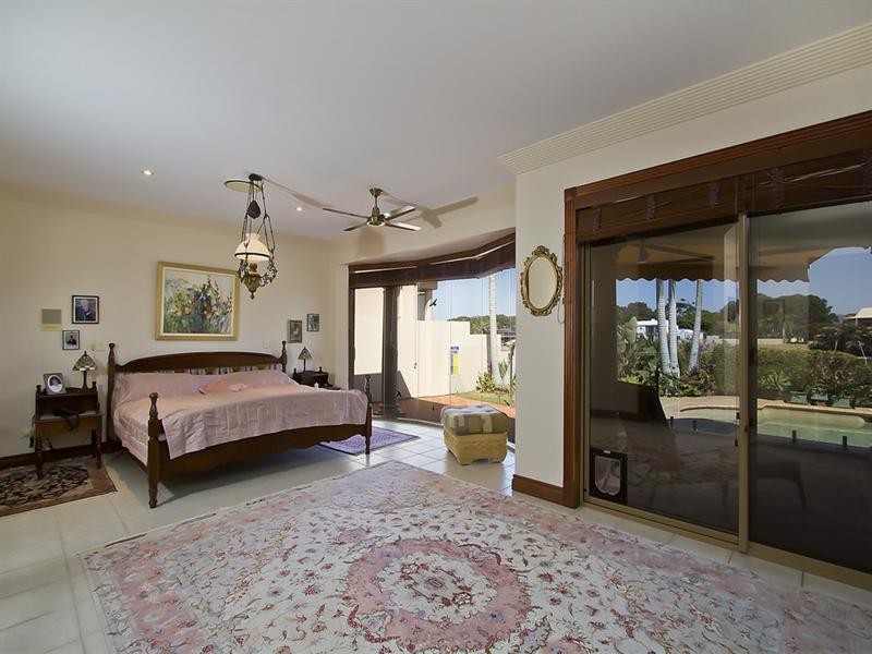 15 Sir Bruce Small Boulevard, Benowa Waters QLD 4217