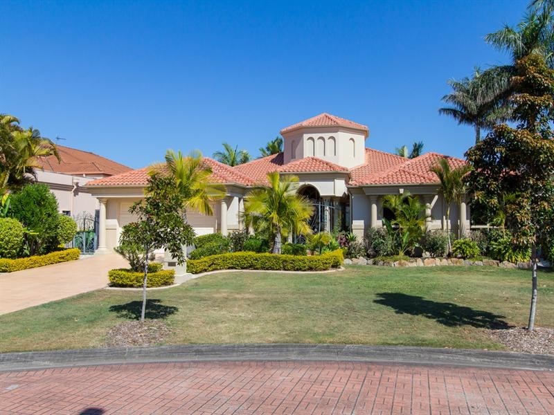 15 Sir Bruce Small Boulevard, Benowa Waters QLD 4217