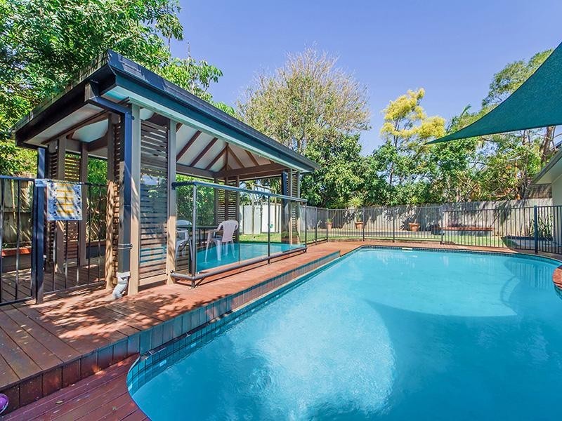 5 Fairway Avenue, Southport QLD 4215