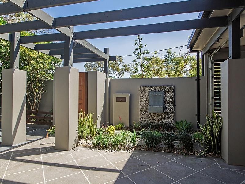 5 Fairway Avenue, Southport QLD 4215