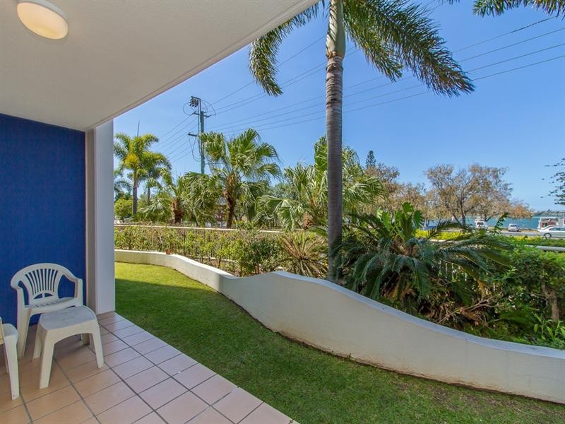 2/106-108 Marine Parade, Southport QLD 4215
