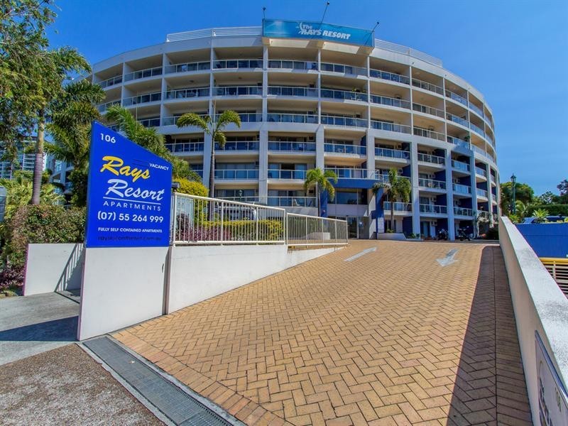 2/106-108 Marine Parade, Southport QLD 4215