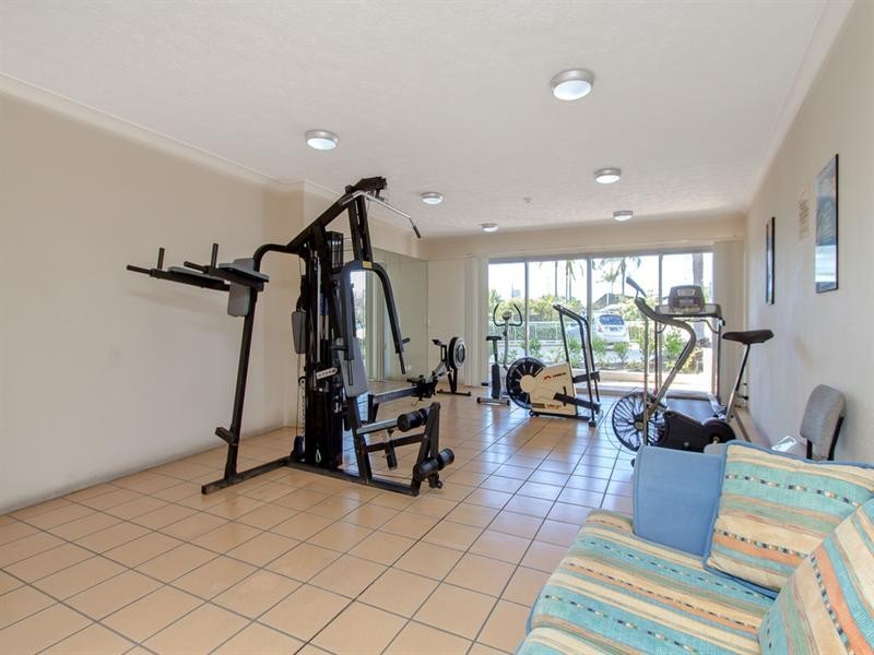 2/106-108 Marine Parade, Southport QLD 4215