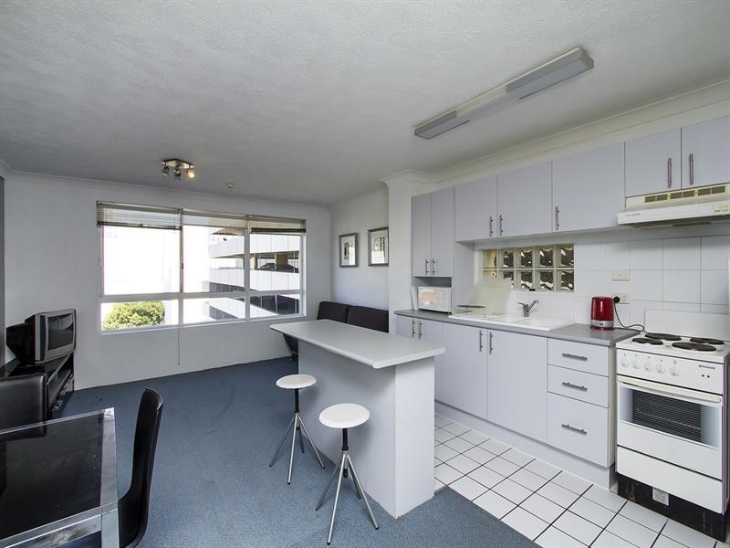 35 ‘Grandview Apartments’ 30 Marine Parade, Southport QLD 4215