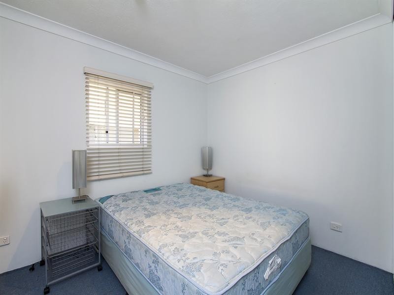 35 ‘Grandview Apartments’ 30 Marine Parade, Southport QLD 4215