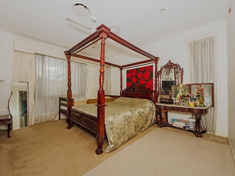 10 Riverbank Court, Ashmore QLD 4214