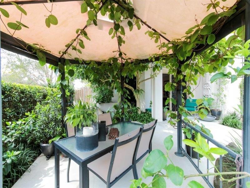 2/15 Blake Street, Southport QLD 4215