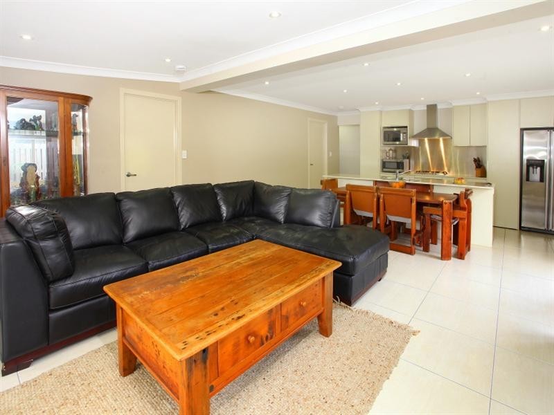 15 Yacht Street, Southport QLD 4215