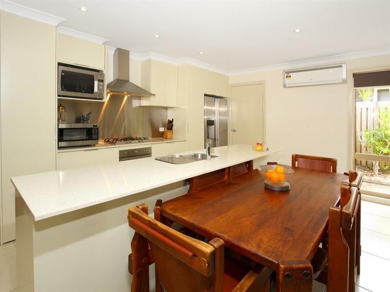 15 Yacht Street, Southport QLD 4215