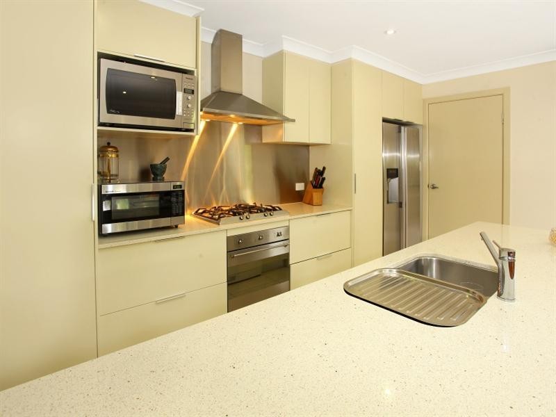 15 Yacht Street, Southport QLD 4215