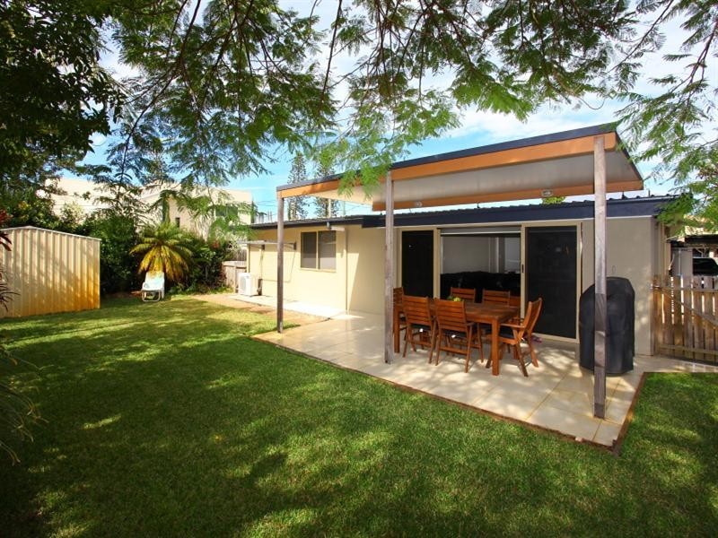 15 Yacht Street, Southport QLD 4215