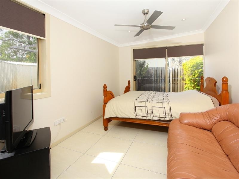15 Yacht Street, Southport QLD 4215