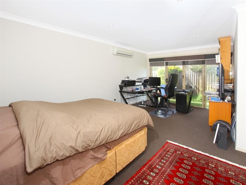 15 Yacht Street, Southport QLD 4215