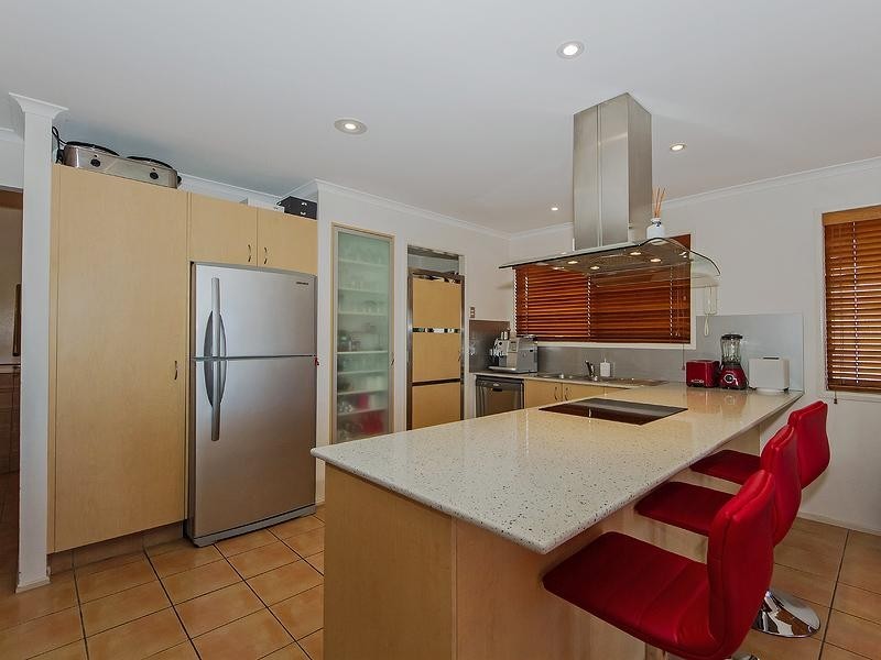 96 Bamboo Avenue, Benowa QLD 4217