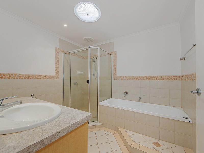 96 Bamboo Avenue, Benowa QLD 4217