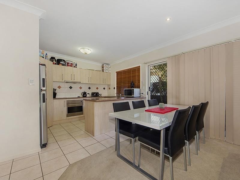 1 and 2/18 Louise Street, Southport QLD 4215