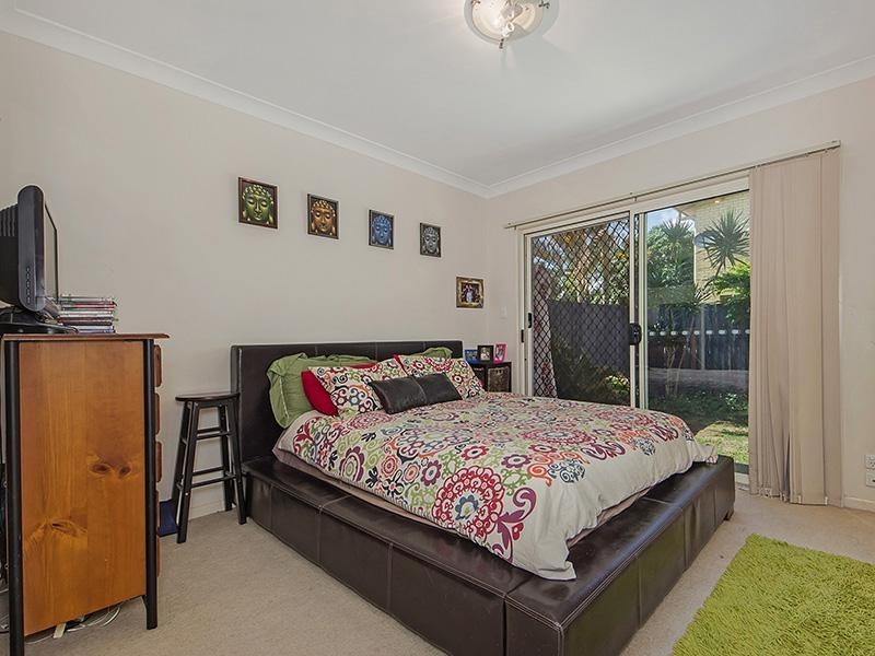 1 and 2/18 Louise Street, Southport QLD 4215