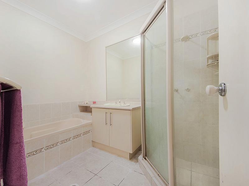 1 and 2/18 Louise Street, Southport QLD 4215