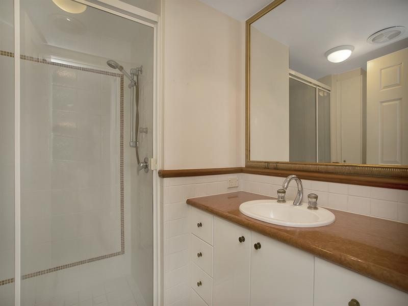 4/100 ‘Central Tce Adelphi Springs’, Cotlew St East, Southport QLD 4215