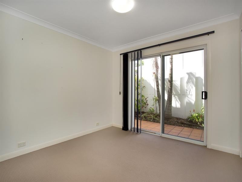 4/100 ‘Central Tce Adelphi Springs’, Cotlew St East, Southport QLD 4215