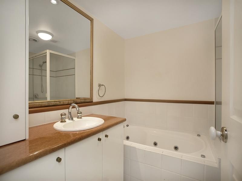 4/100 ‘Central Tce Adelphi Springs’, Cotlew St East, Southport QLD 4215