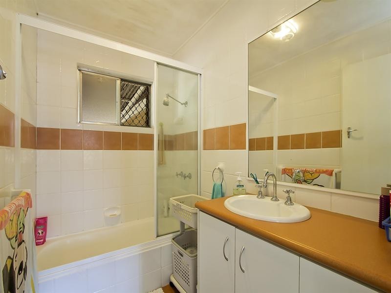 48 Dandar Drive, Southport QLD 4215