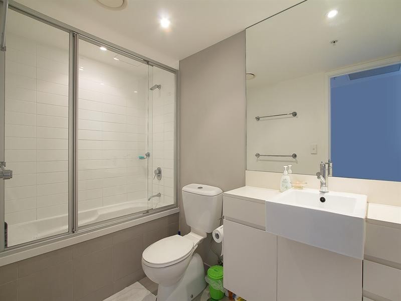 22003/5 Lawson Street, Southport QLD 4215