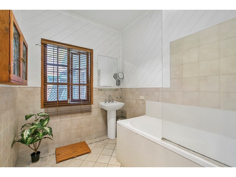 1/66 Falconer Street, Southport QLD 4215