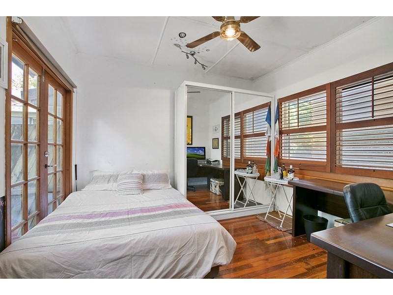 1/66 Falconer Street, Southport QLD 4215