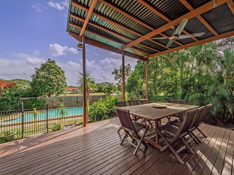 18 Wistaria Avenue, Southport QLD 4215