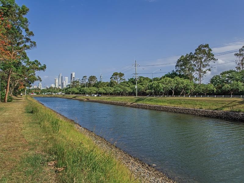 18 Wistaria Avenue, Southport QLD 4215