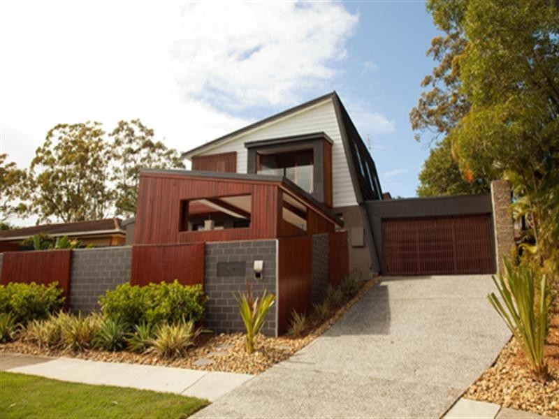 19 Winani Drive, Ashmore QLD 4214