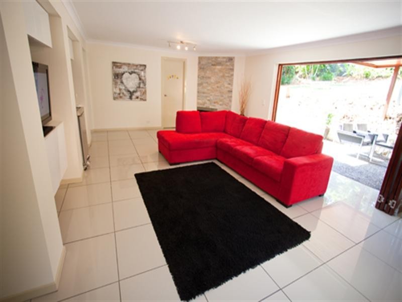 19 Winani Drive, Ashmore QLD 4214