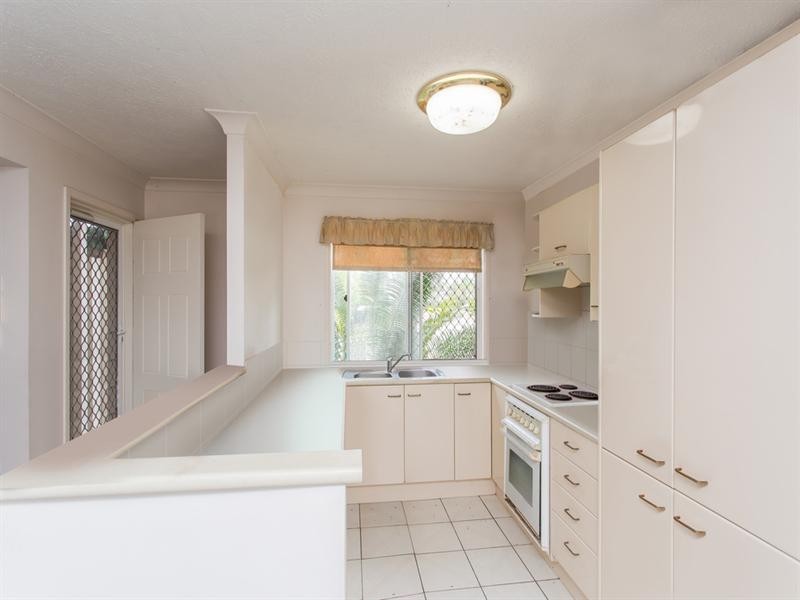 31/30 St Kevins Avenue, Benowa QLD 4217