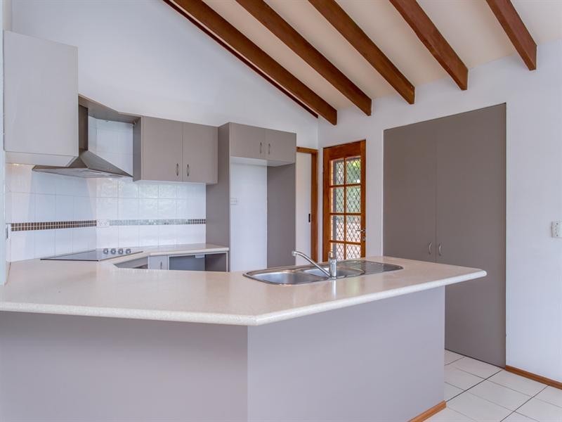 1 Warrawee Avenue, Ashmore QLD 4214