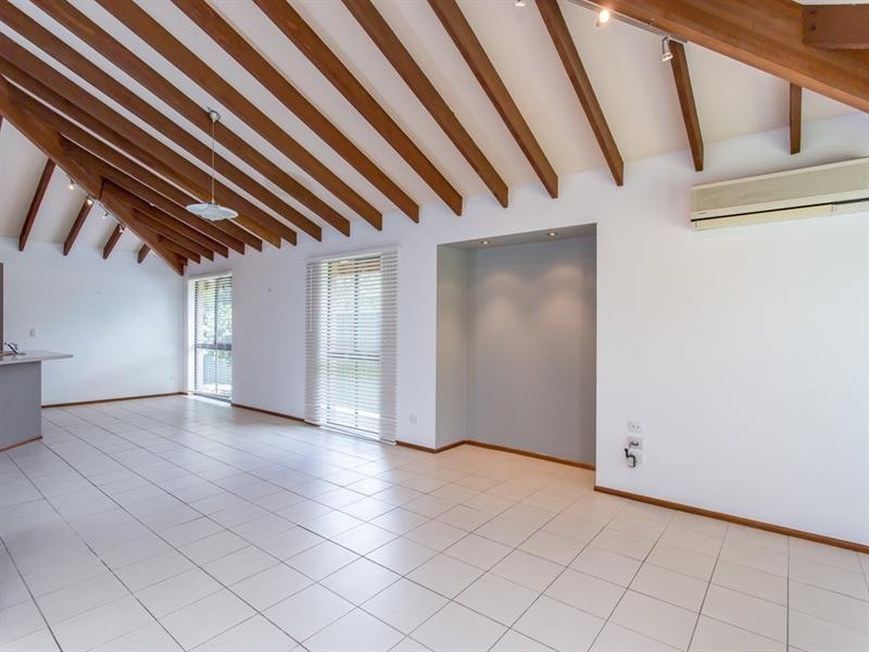 1 Warrawee Avenue, Ashmore QLD 4214