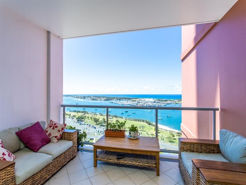 2210/1 Como Crescent, Southport QLD 4215