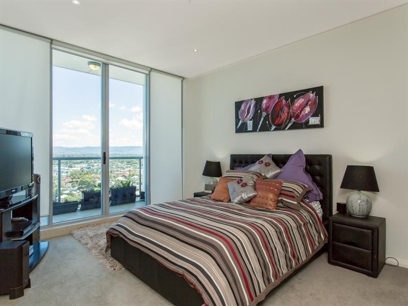 2210/1 Como Crescent, Southport QLD 4215