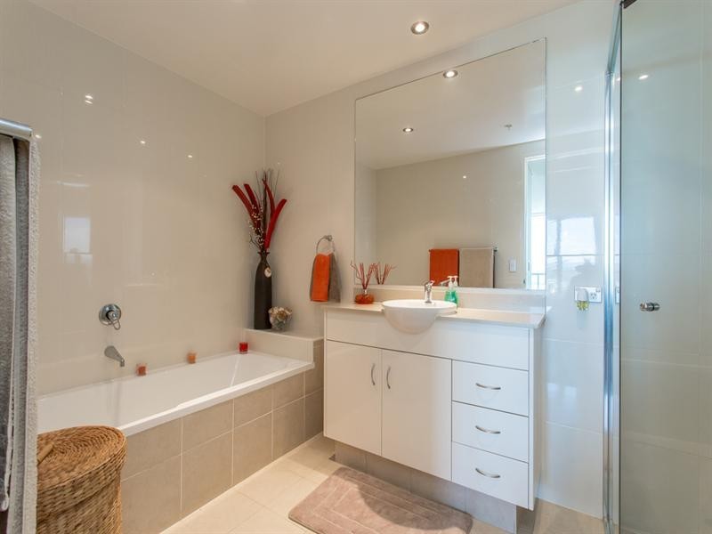 2210/1 Como Crescent, Southport QLD 4215