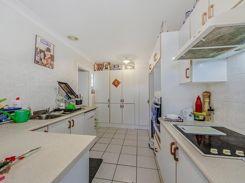 230 Bayview Street, Runaway Bay QLD 4216