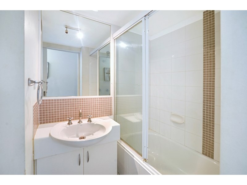 9 ‘Equinox’ 3458 Main Beach Parade, Surfers Paradise QLD 4217