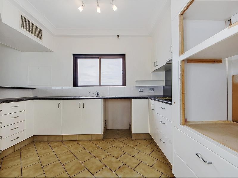 160/2 Admiralty Drive, Surfers Paradise QLD 4217