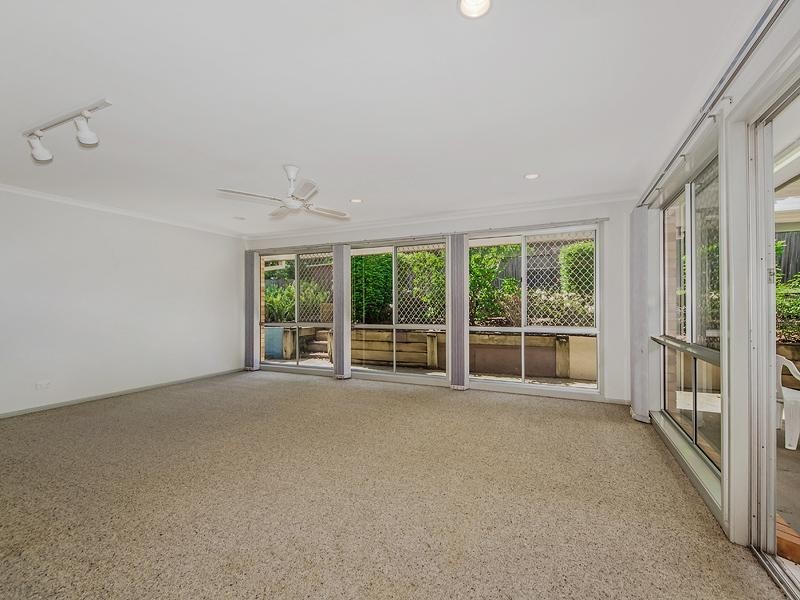 17 Winani Drive, Ashmore QLD 4214