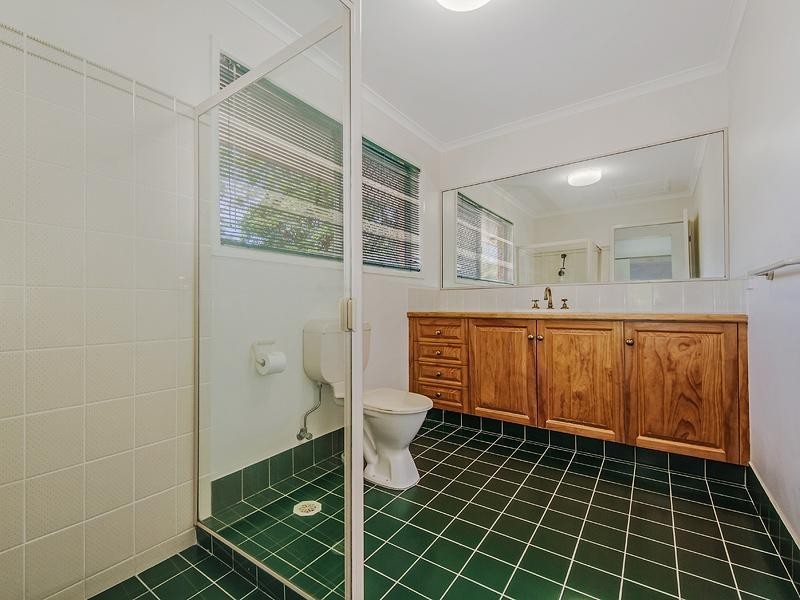 17 Winani Drive, Ashmore QLD 4214