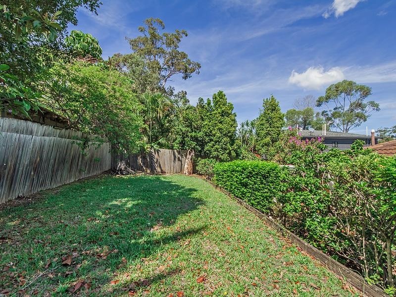 17 Winani Drive, Ashmore QLD 4214