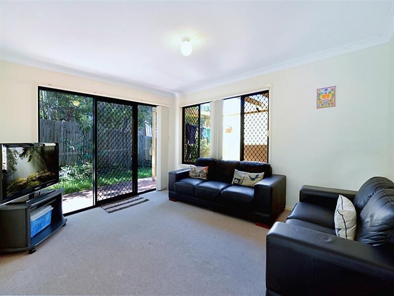 2/59 Eugaree Street, Southport QLD 4215