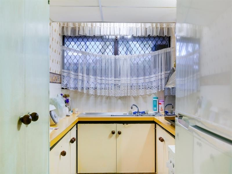 4/9 Proud Street, Labrador QLD 4215